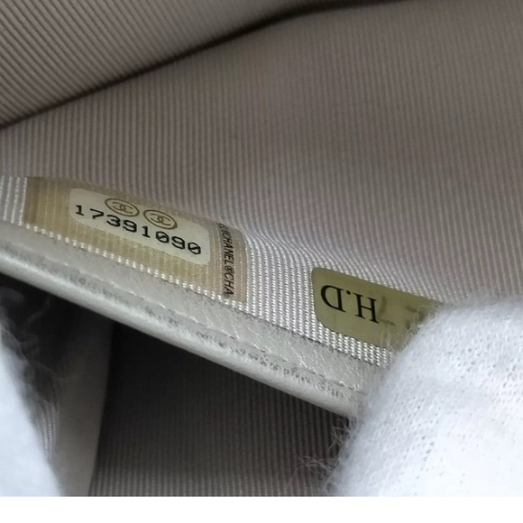 💝 Auth Chanel Long Wallet Gold Enamel in excellent condition 💝 - Picture 7 of 8